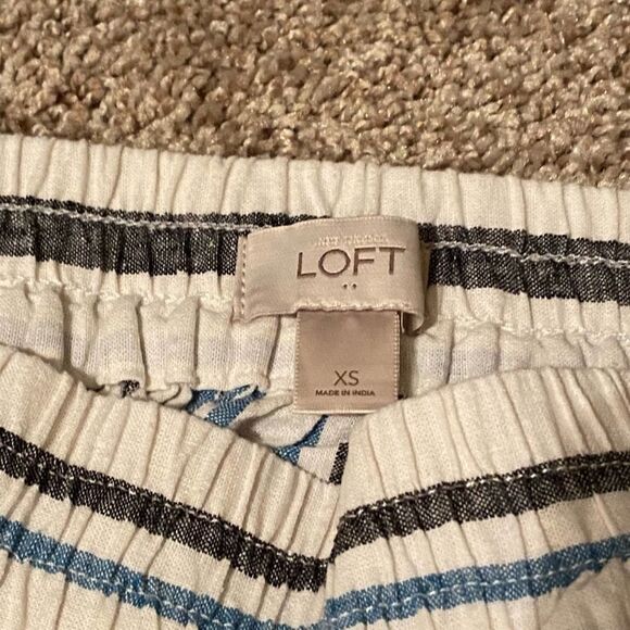 Ann Taylor Loft Skirt - Picture 2 of 5